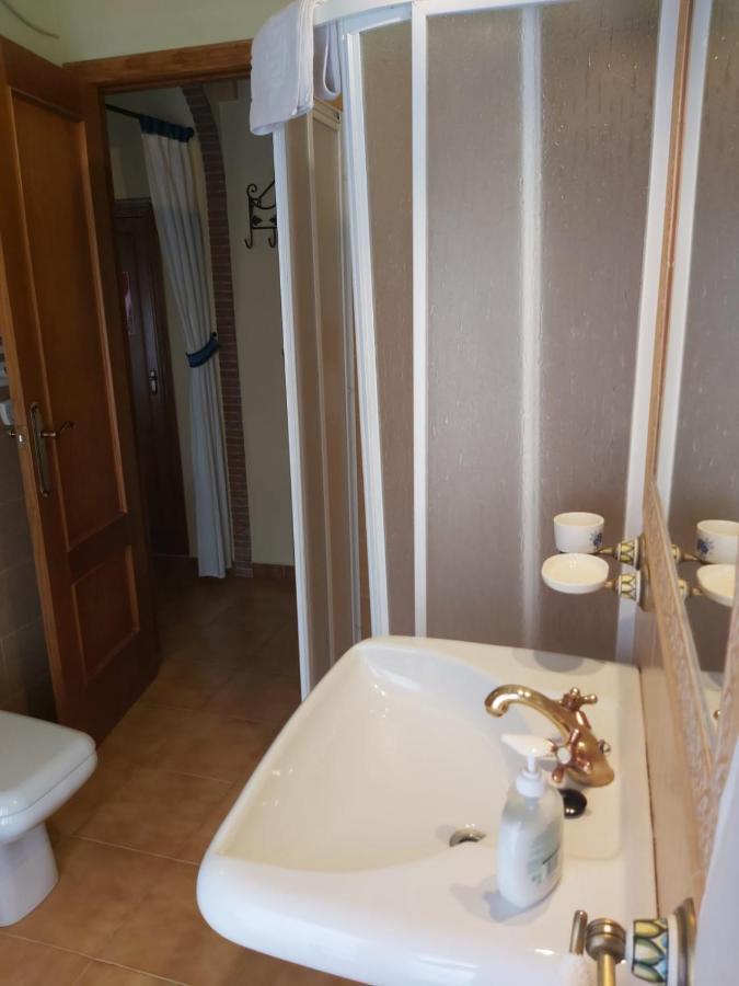Hinojares Apartamentos Tio Jose Maria מראה חיצוני תמונה