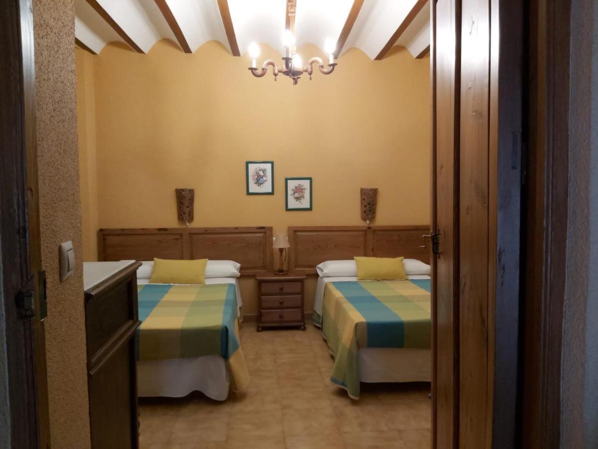 Hinojares Apartamentos Tio Jose Maria מראה חיצוני תמונה