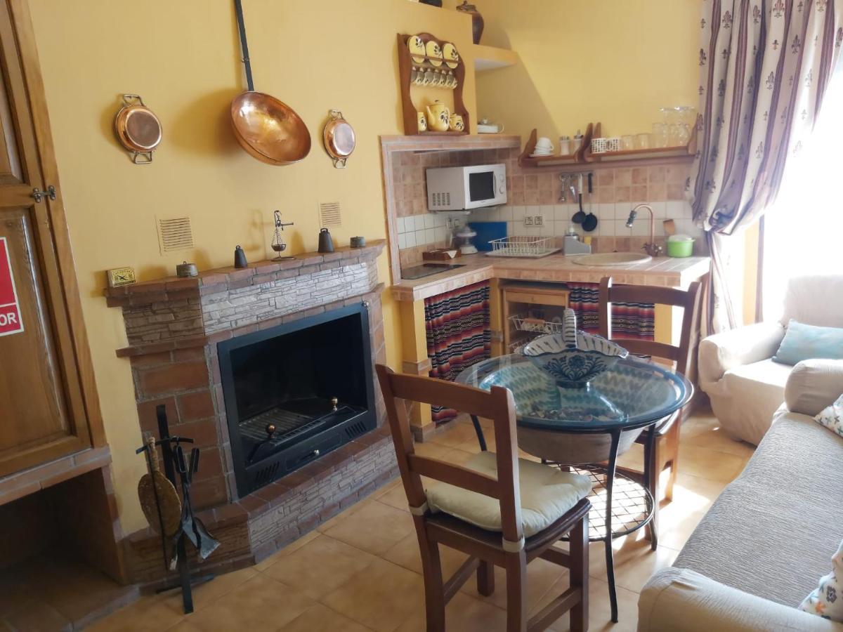Hinojares Apartamentos Tio Jose Maria מראה חיצוני תמונה