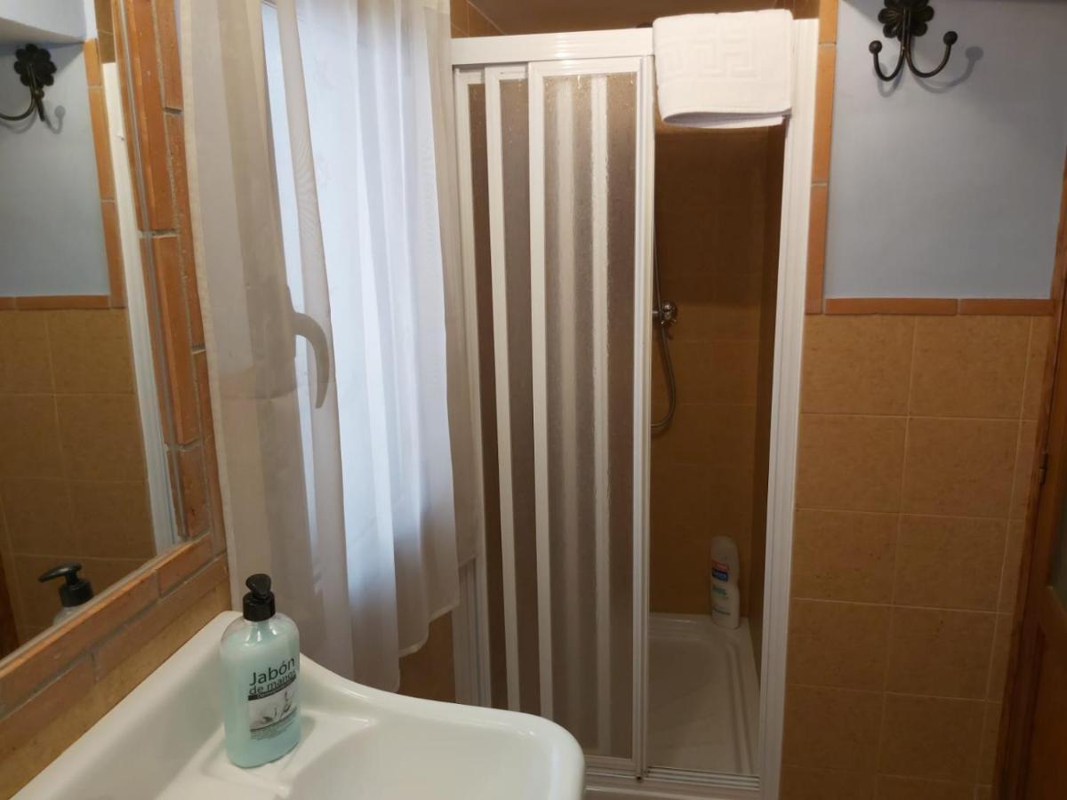 Hinojares Apartamentos Tio Jose Maria מראה חיצוני תמונה